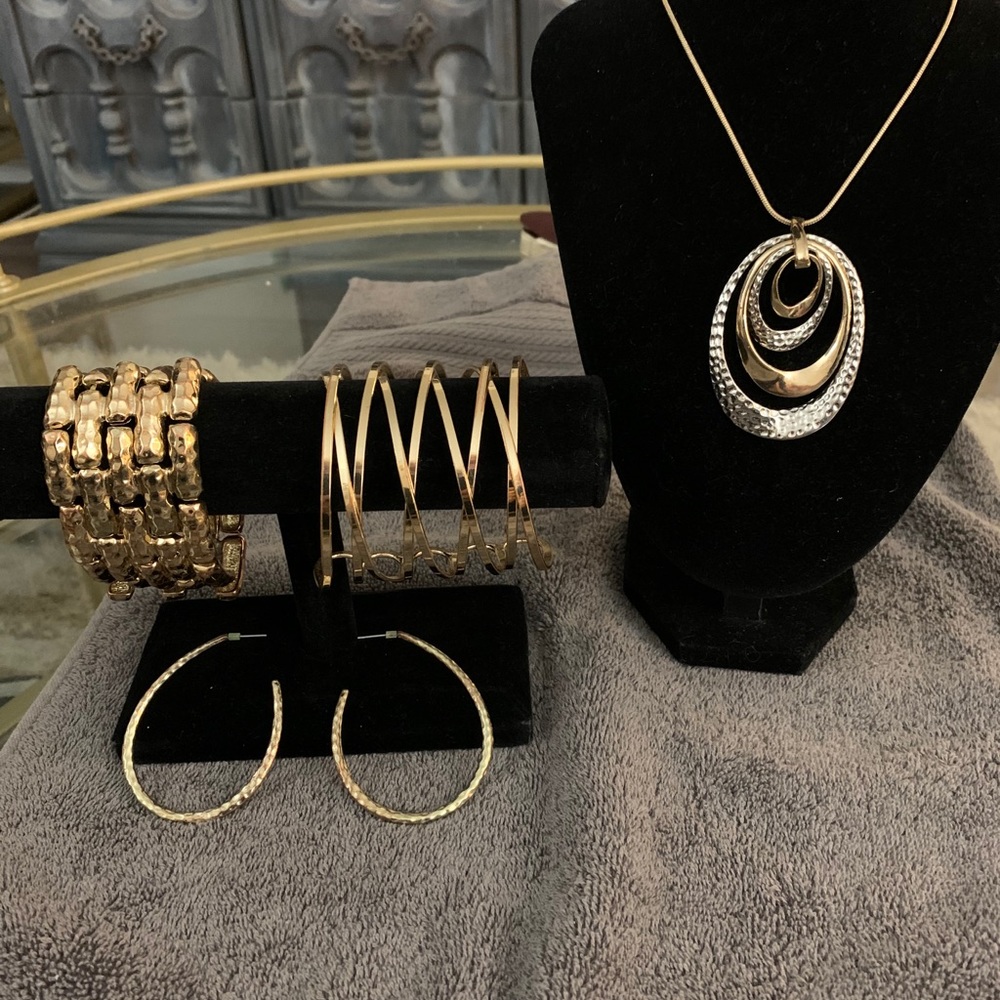 4 piece necklace set